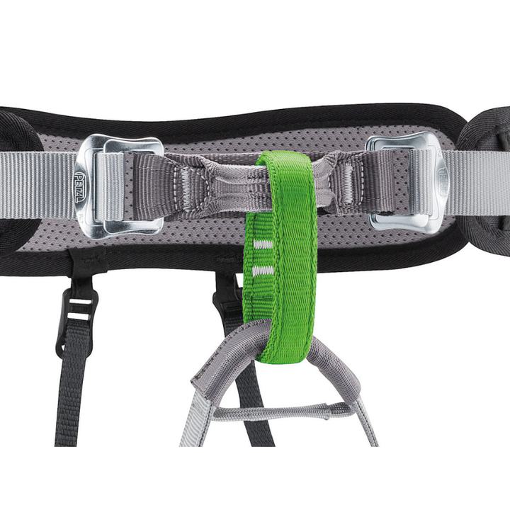 Arnés Petzl Aspir, hebillas y anillo de aseguramiento